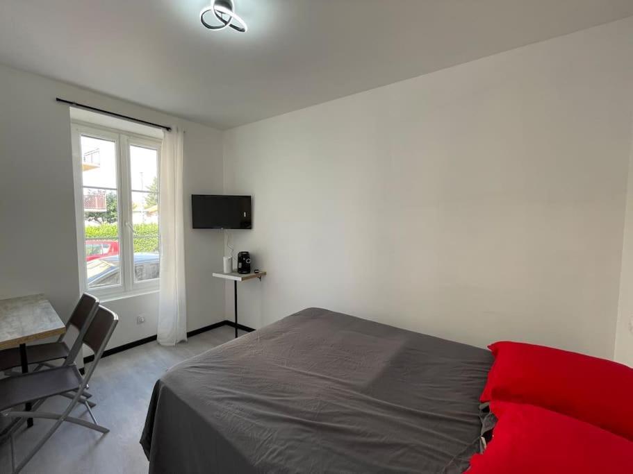 Studio A2 18M2 Cosy 5Minutes Gare Parking Gratuit Rue De La Mure Roanne Extérieur photo